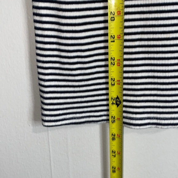 🪿Adorable striped top! - Picture 4 of 6